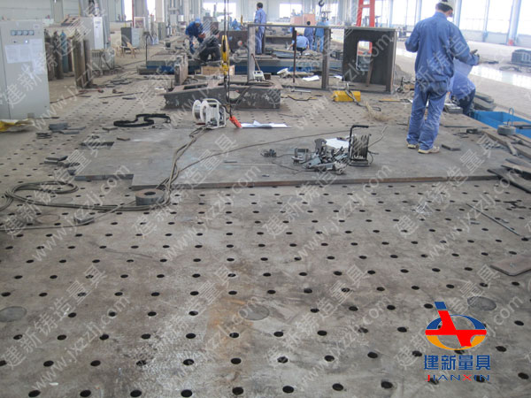 上海某船廠安裝火工平臺現場圖